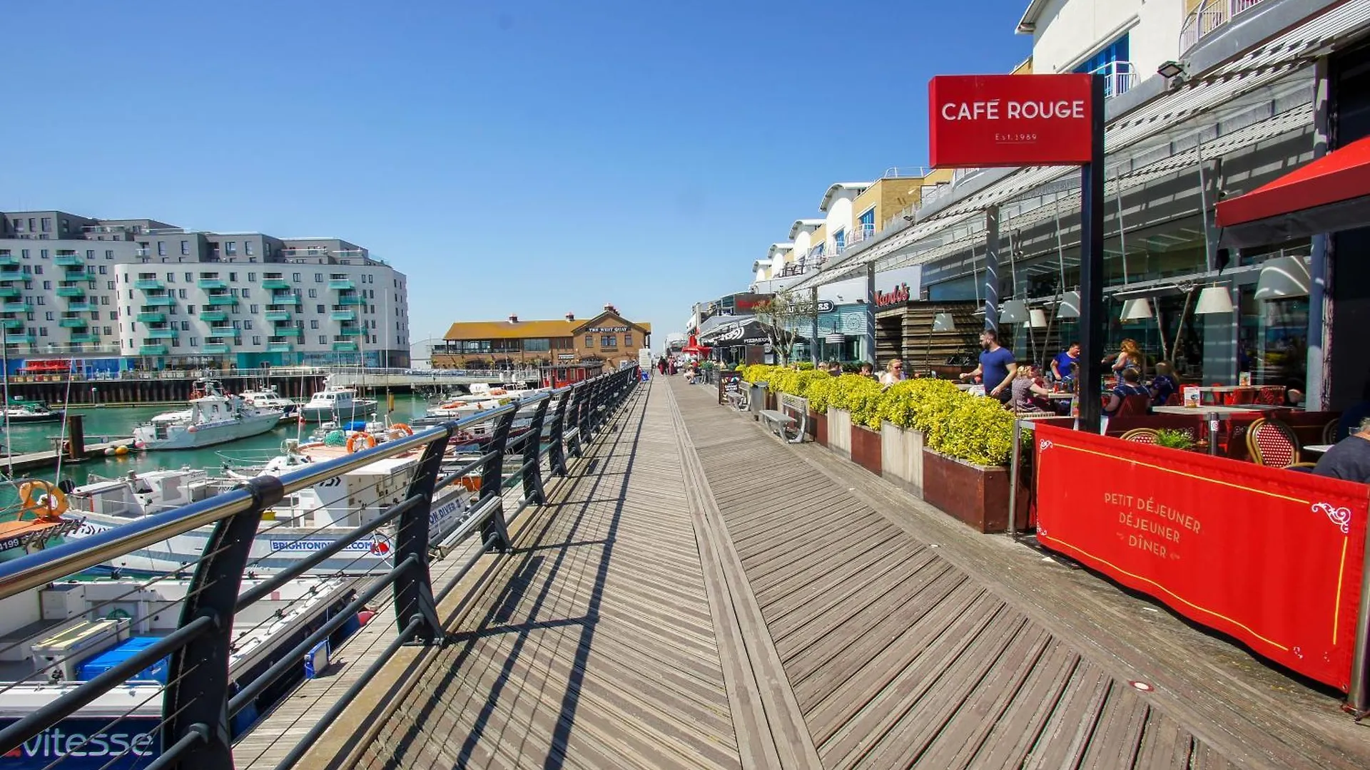 Britannia Harbour View - Parking - By Brighton Holiday Lets Apartment