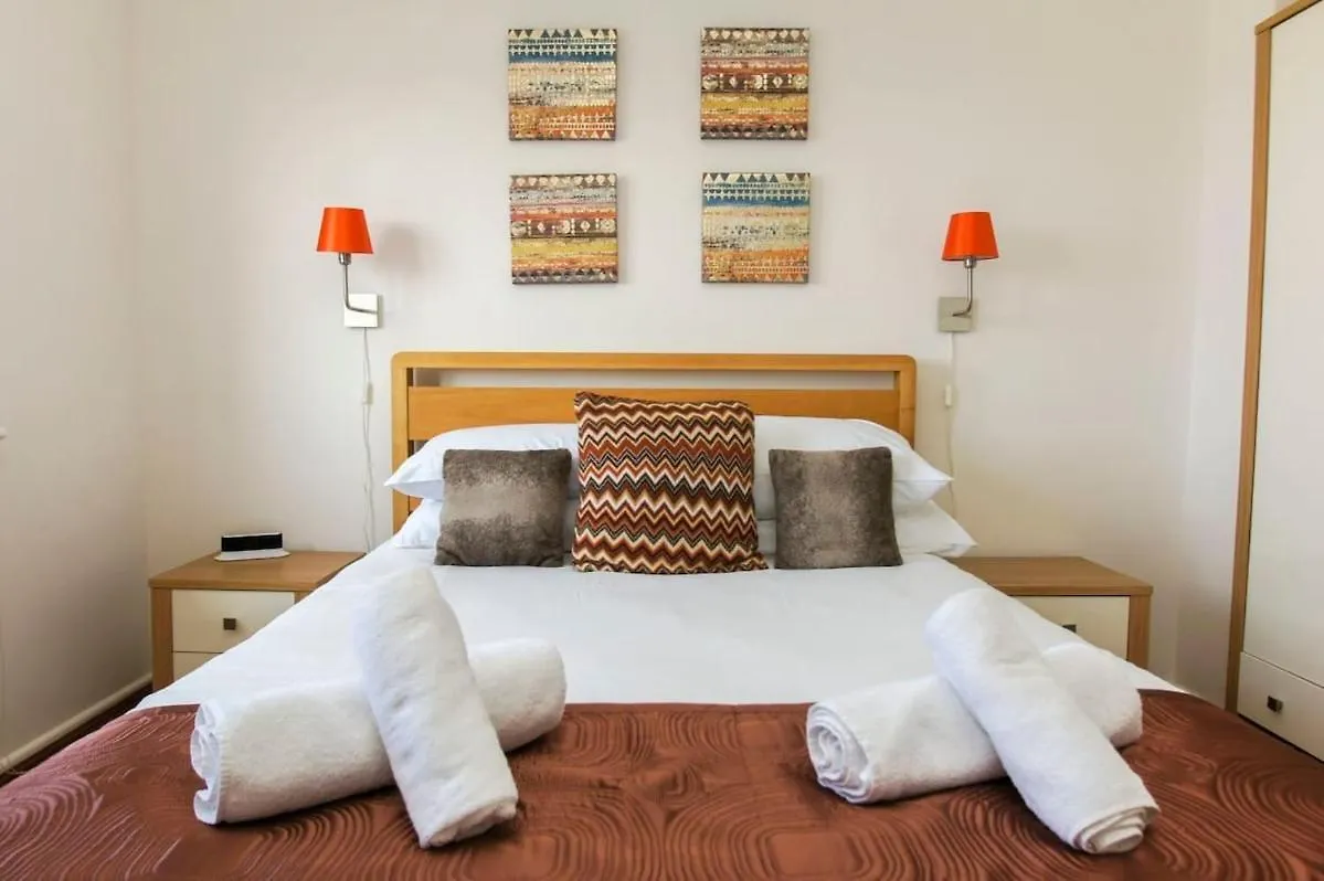 Britannia Harbour View - Parking - By Brighton Holiday Lets 0*,  United Kingdom