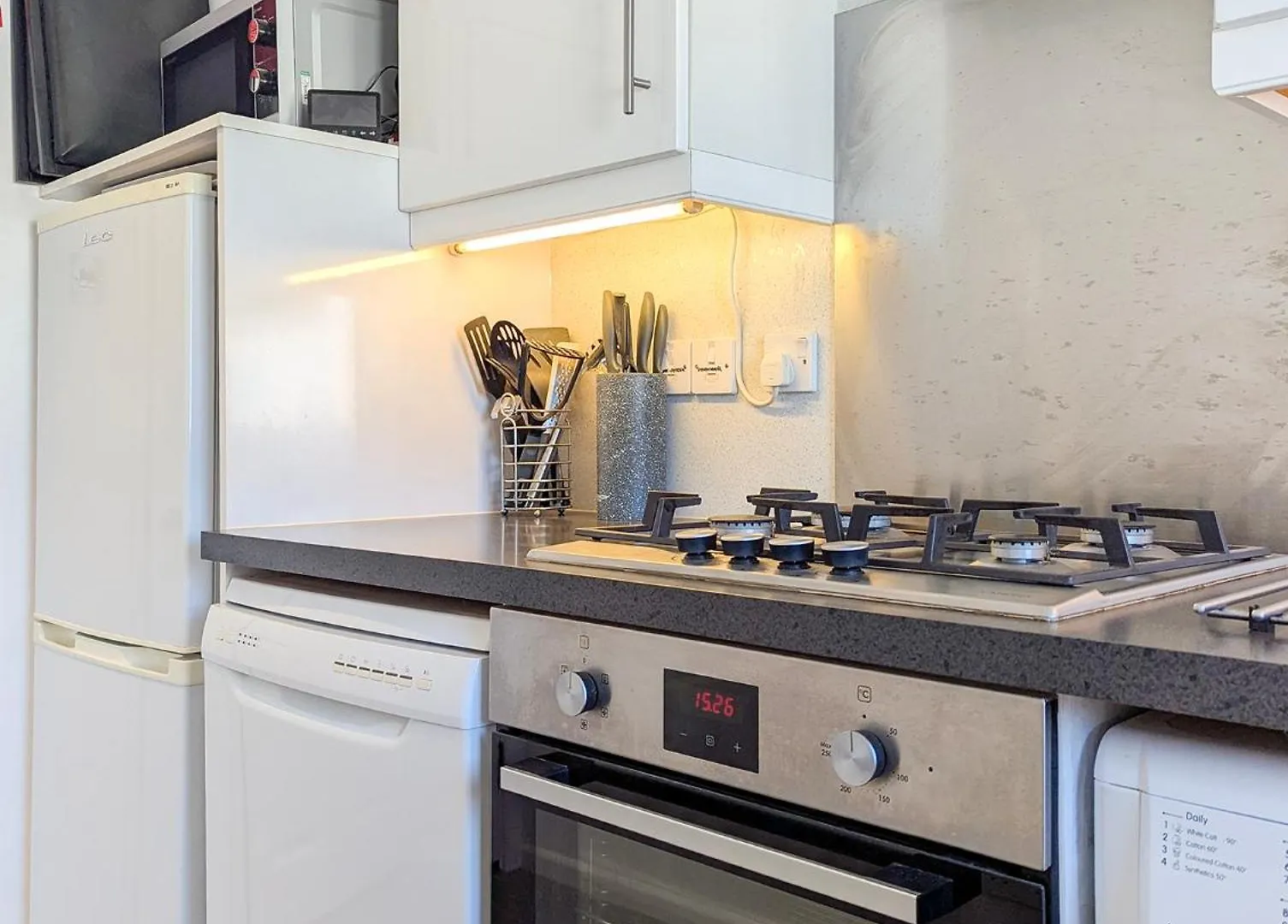 Britannia Harbour View - Parking - By Brighton Holiday Lets Apartment